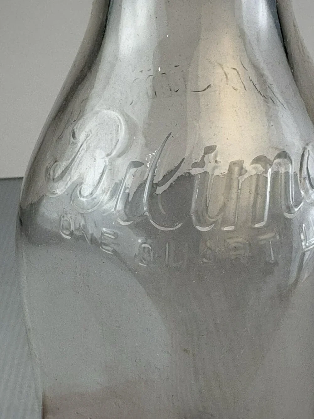 Vintage Shoulder Script Embossed Biltmore Dairy Farms Quart Clear Glass Bottle